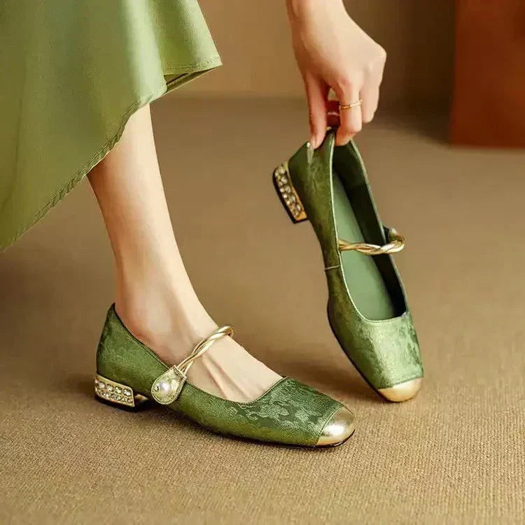 Aušrelė™ | Klasikiniai batai su dirželiu ir elegantiška linija
