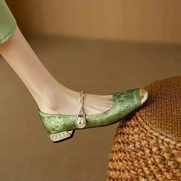 Aušrelė™ | Klasikiniai batai su dirželiu ir elegantiška linija