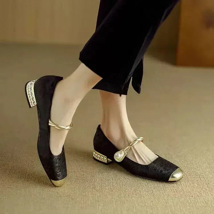 Aušrelė™ | Klasikiniai batai su dirželiu ir elegantiška linija