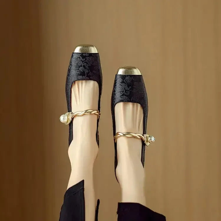 Aušrelė™ | Klasikiniai batai su dirželiu ir elegantiška linija