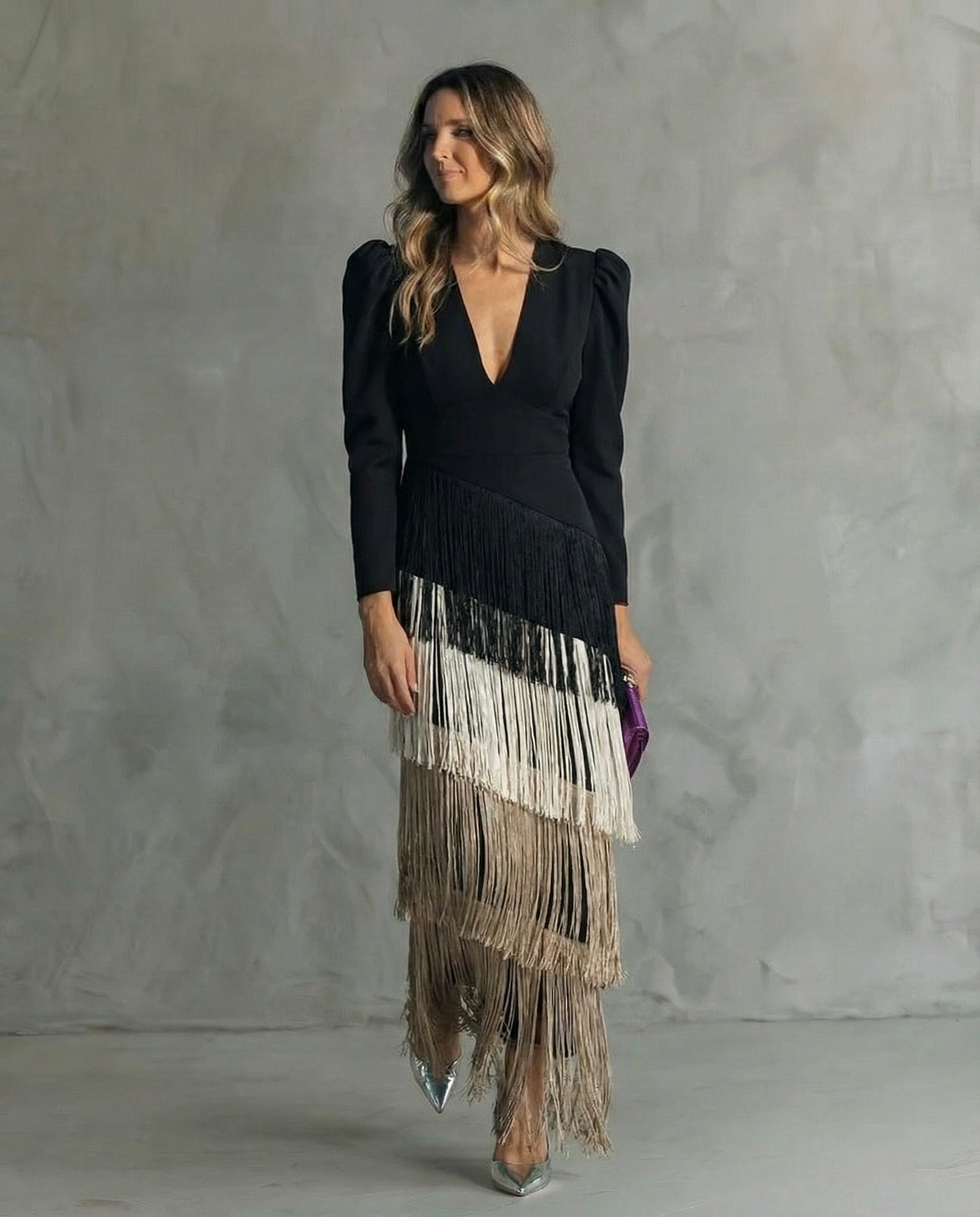 Clara™ | Elegantiška Midi Suknelė su Rankovėmis ir Kutais