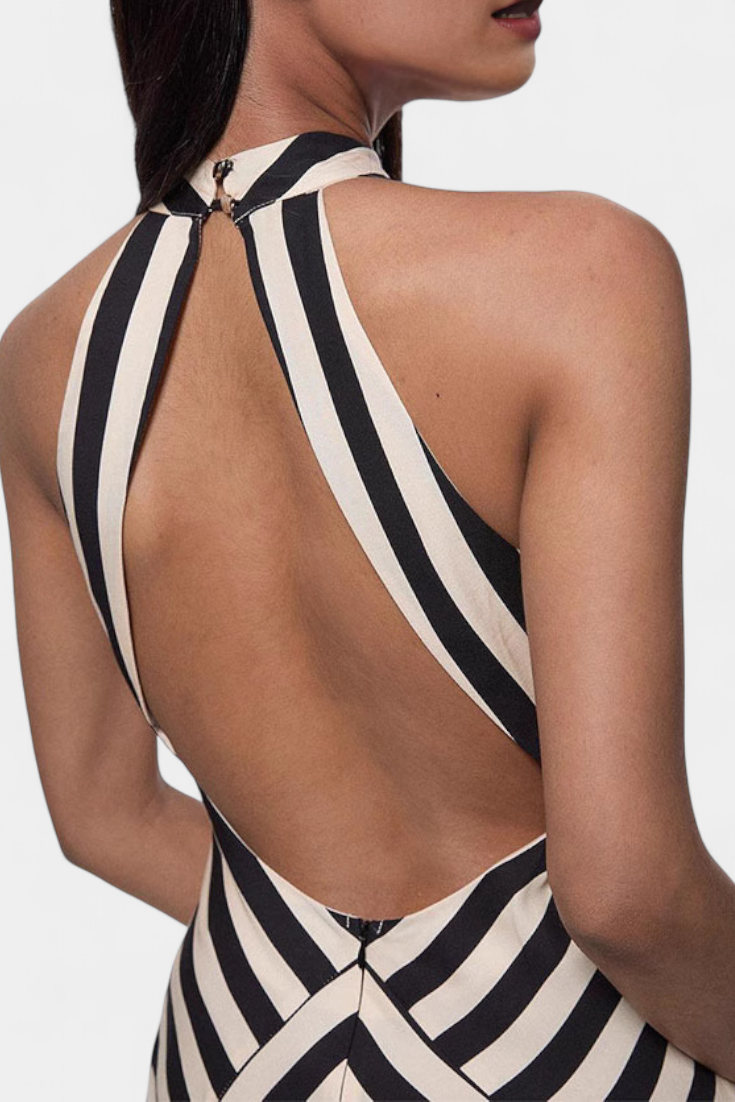 Crispina Maxi Halter Suknelė su Čevrono Raštu ir Atvira Nugara