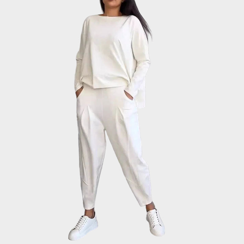 Klaudija™ - Marškinėlių ir Kelnaičių Rinkinys su Lengva Elegancija